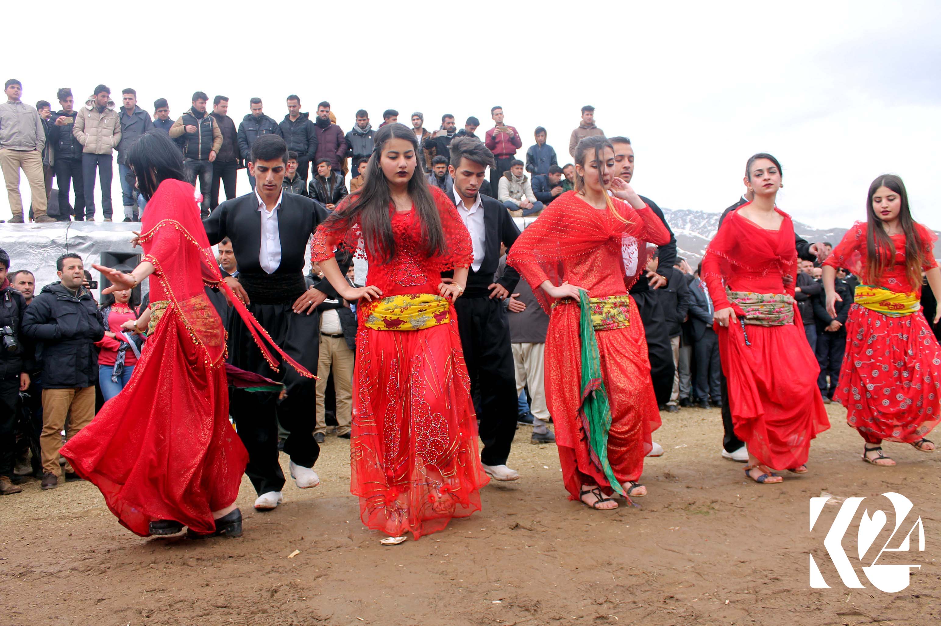 بە وێنە.. فێستیڤاڵی بەفر لە حاجی ئۆمەر